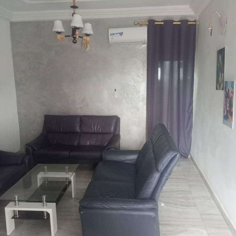 Residence 2K Studio Meuble-Chapelle Symbock-Gardien-Wifi-Location Vehicule Yaounde Exterior photo