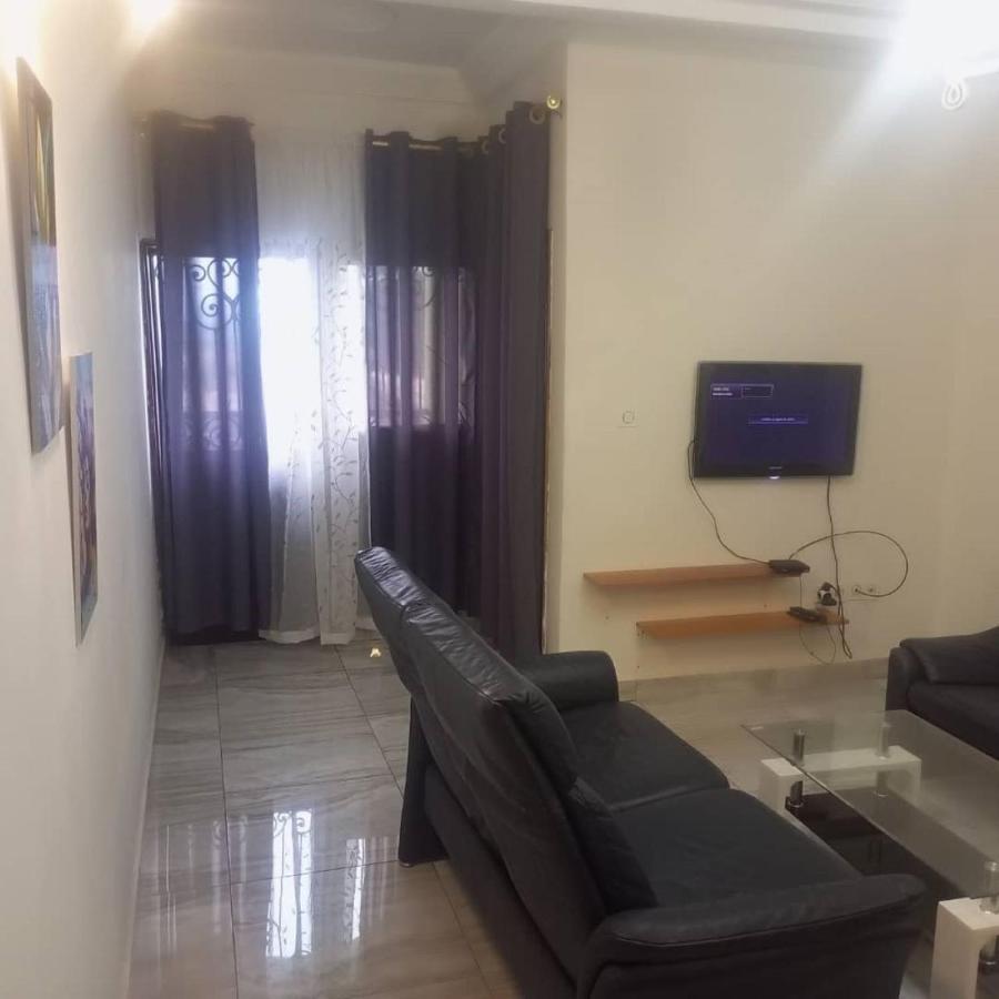 Residence 2K Studio Meuble-Chapelle Symbock-Gardien-Wifi-Location Vehicule Yaounde Exterior photo