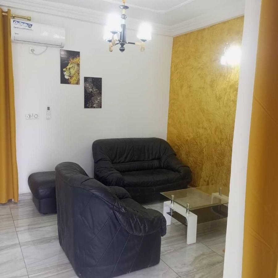 Residence 2K Studio Meuble-Chapelle Symbock-Gardien-Wifi-Location Vehicule Yaounde Exterior photo