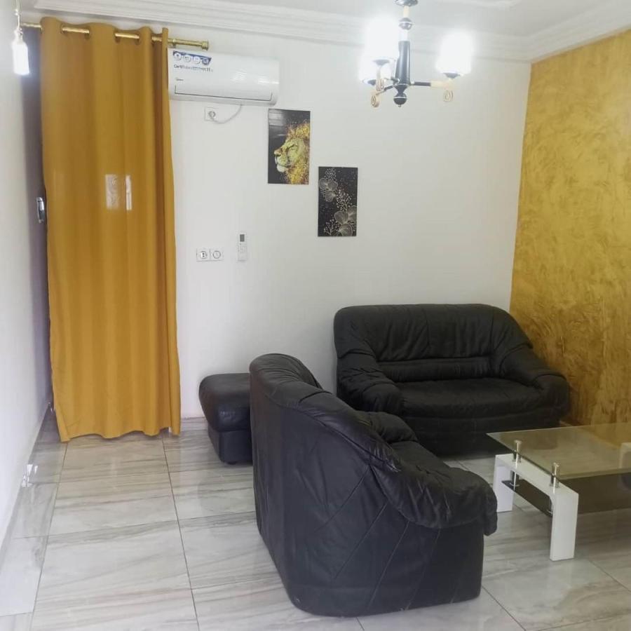Residence 2K Studio Meuble-Chapelle Symbock-Gardien-Wifi-Location Vehicule Yaounde Exterior photo