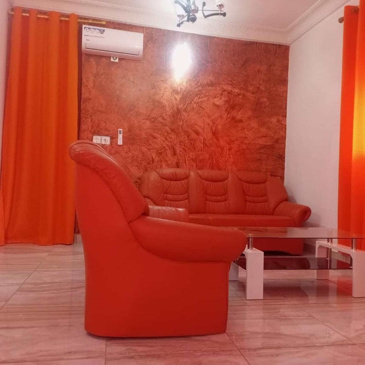 Residence 2K Studio Meuble-Chapelle Symbock-Gardien-Wifi-Location Vehicule Yaounde Exterior photo