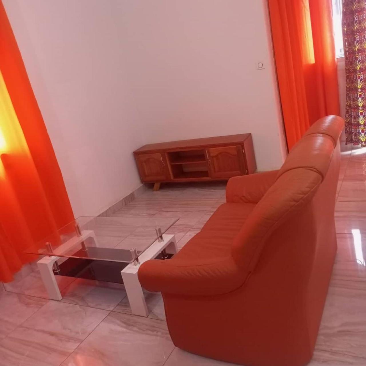 Residence 2K Studio Meuble-Chapelle Symbock-Gardien-Wifi-Location Vehicule Yaounde Exterior photo
