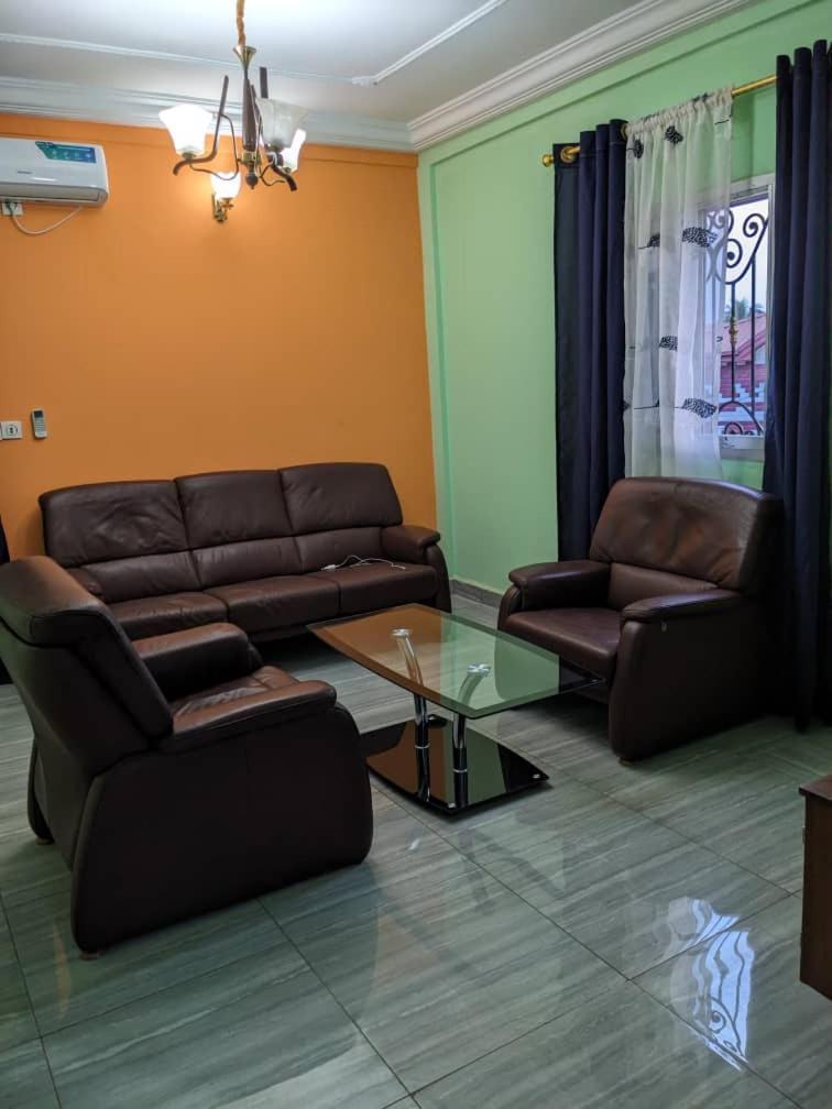 Residence 2K Studio Meuble-Chapelle Symbock-Gardien-Wifi-Location Vehicule Yaounde Exterior photo