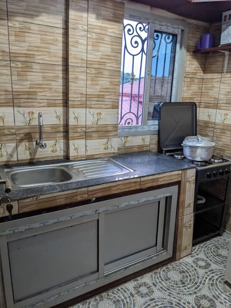 Residence 2K Studio Meuble-Chapelle Symbock-Gardien-Wifi-Location Vehicule Yaounde Exterior photo