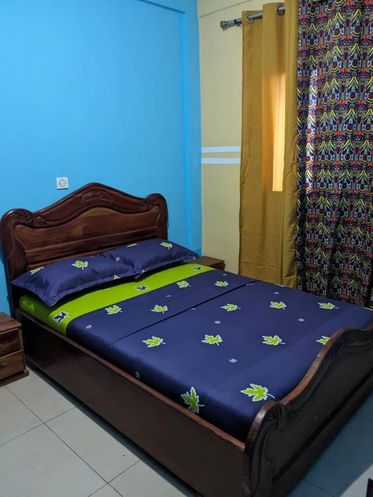Residence 2K Studio Meuble-Chapelle Symbock-Gardien-Wifi-Location Vehicule Yaounde Exterior photo